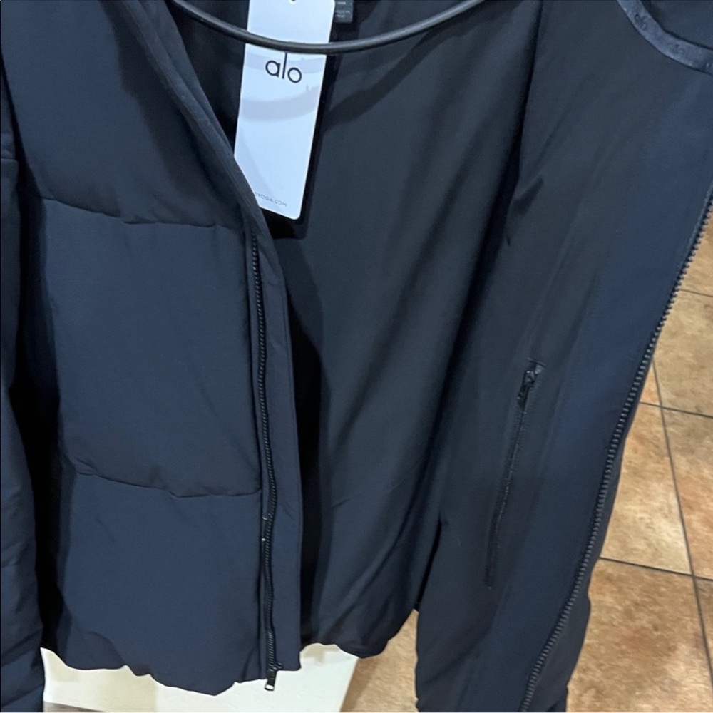 ALO Yoga Black Women's Puffer Jacket oversized - Picture 16 of 16